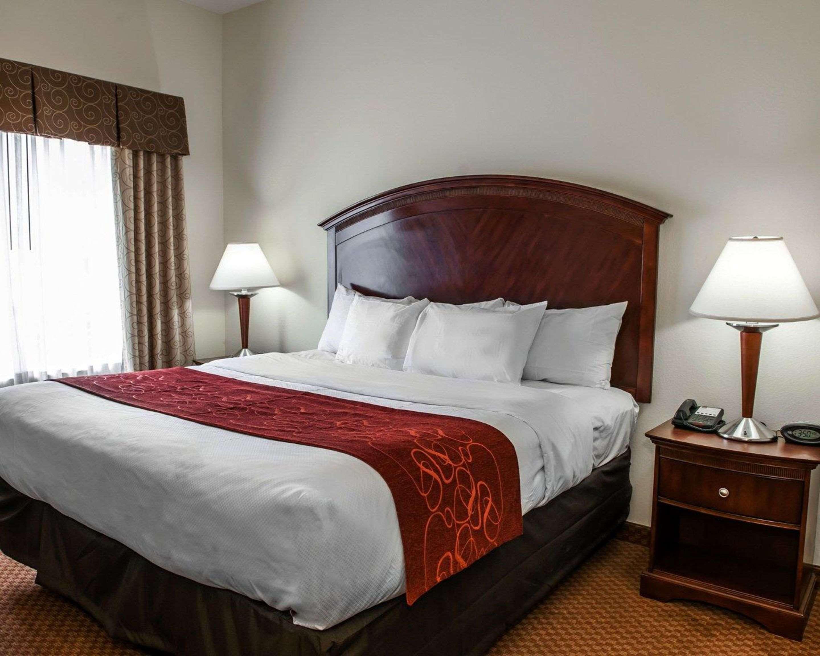 Comfort Suites Near Indianapolis Airport Exterior photo