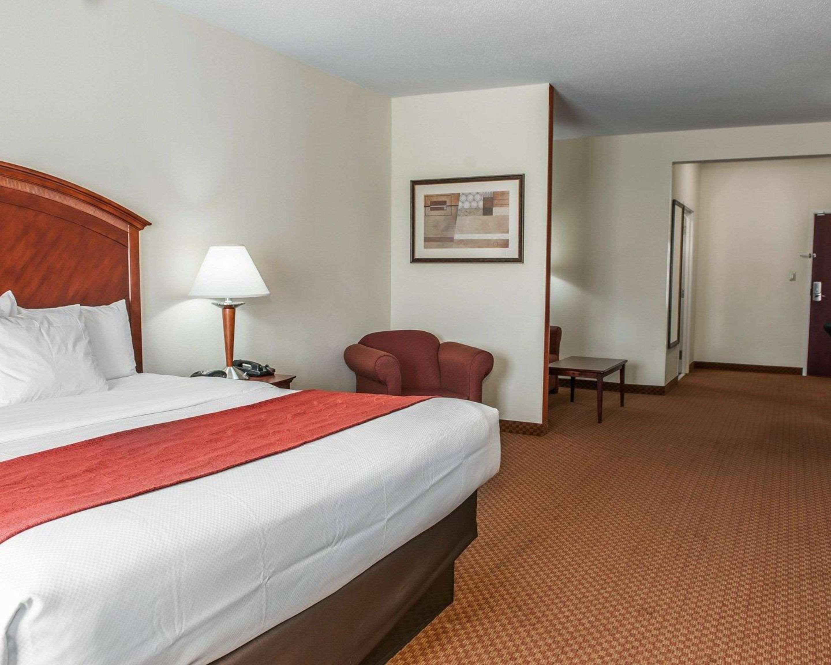 Comfort Suites Near Indianapolis Airport Exterior photo
