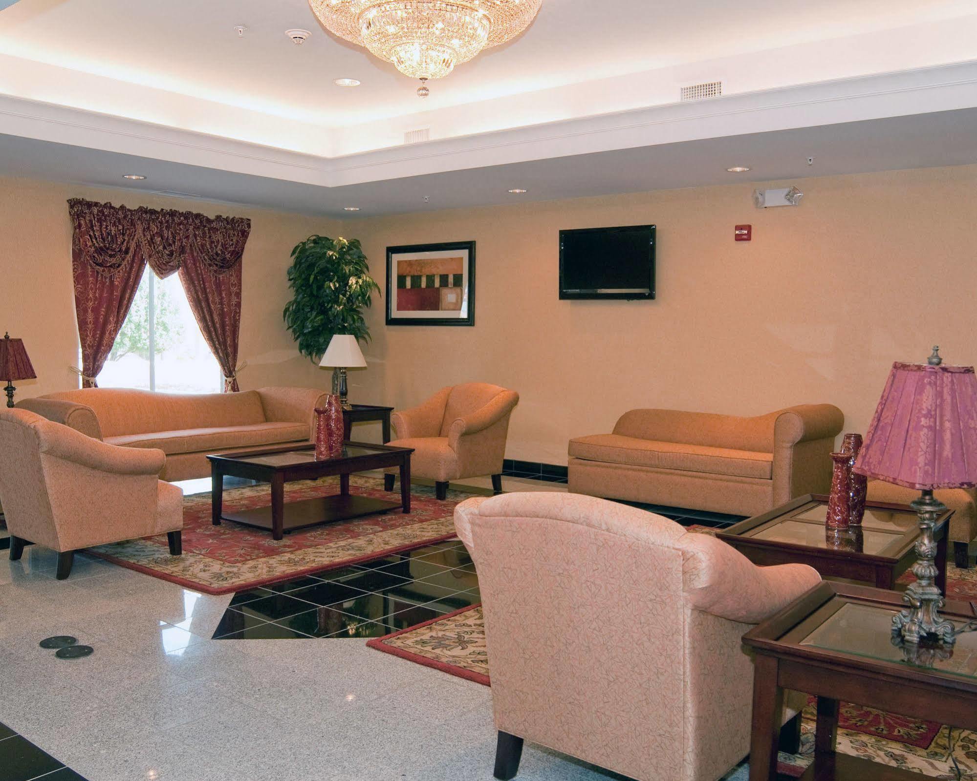 Comfort Suites Near Indianapolis Airport Interior photo